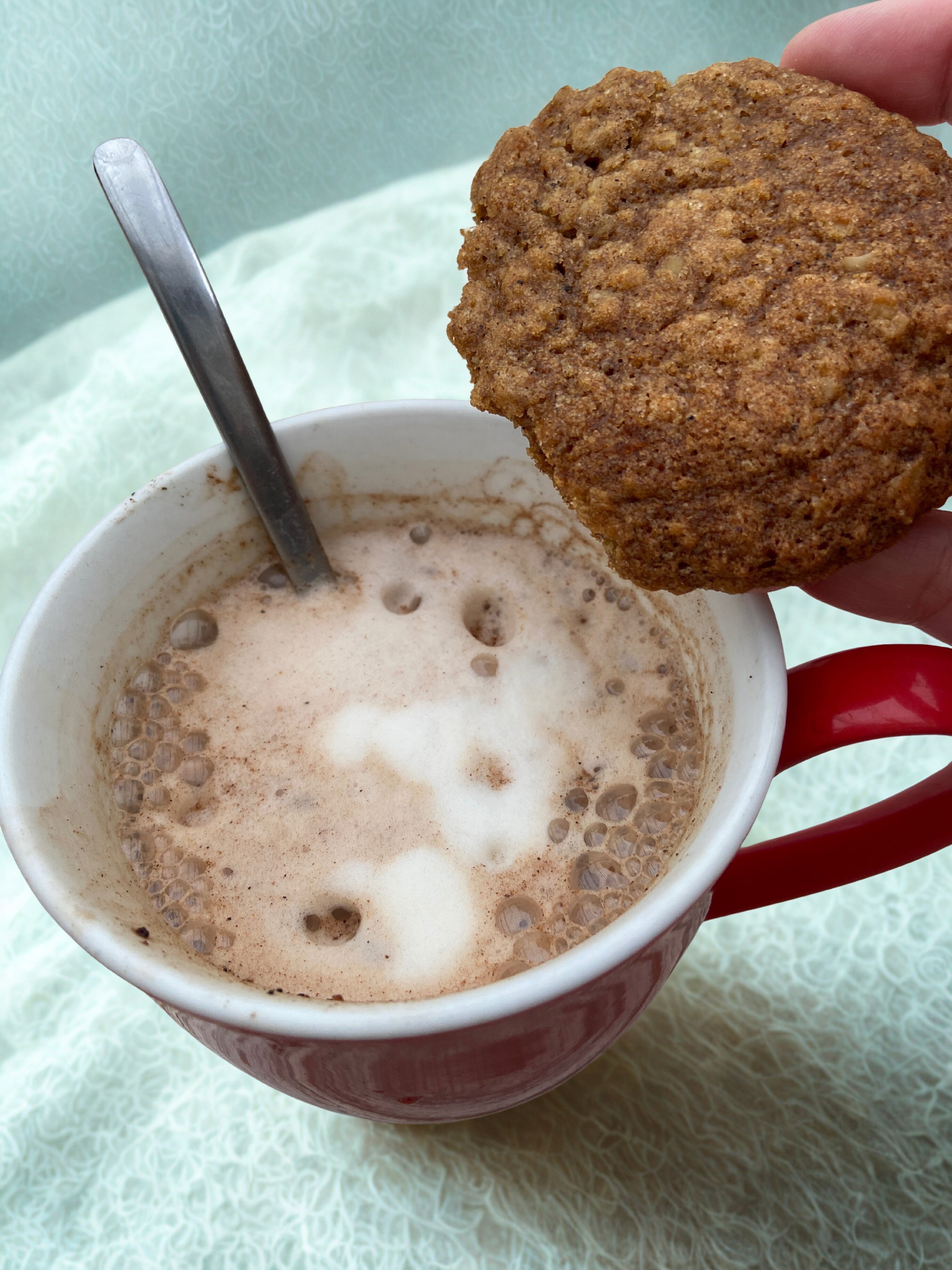 Pumpkin Spice Latte Mocha mit Kürbis-Haferflocken-Keks
